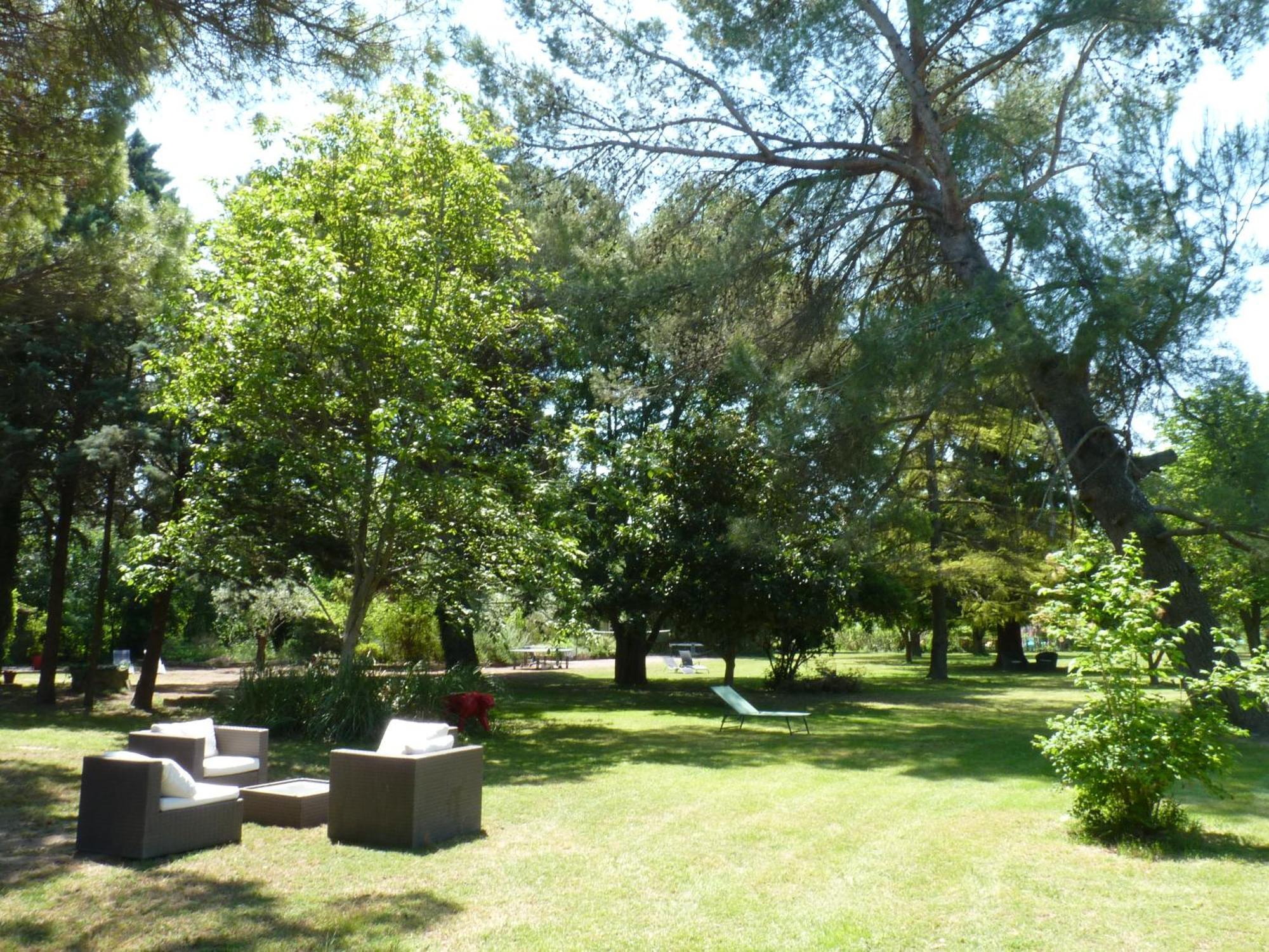 Domaine De Rhodes B&B Aviñón Exterior foto