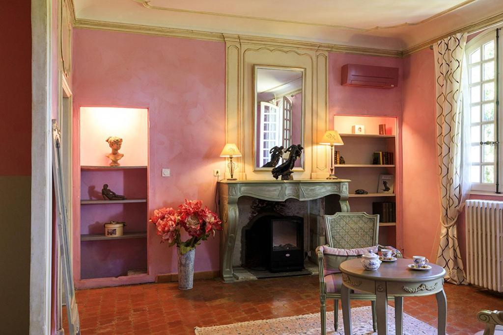 Domaine De Rhodes B&B Aviñón Habitación foto