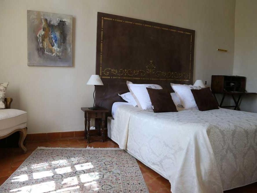 Domaine De Rhodes B&B Aviñón Habitación foto
