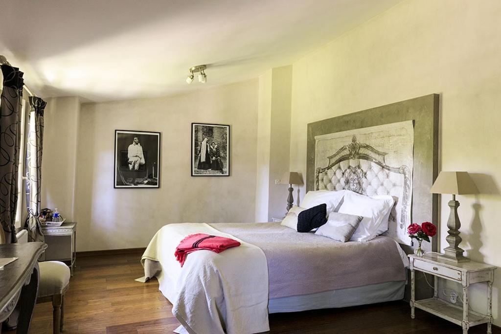 Domaine De Rhodes B&B Aviñón Habitación foto