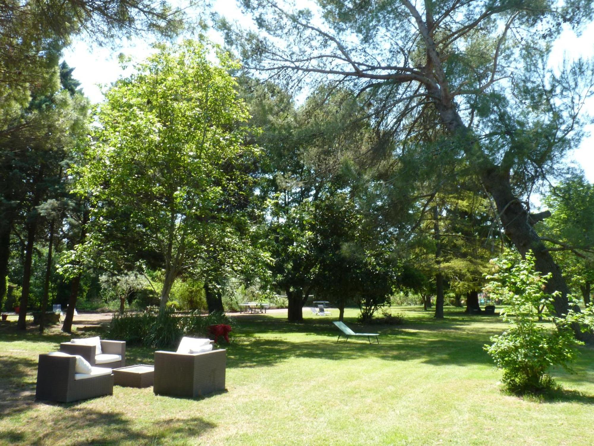 Domaine De Rhodes B&B Aviñón Exterior foto